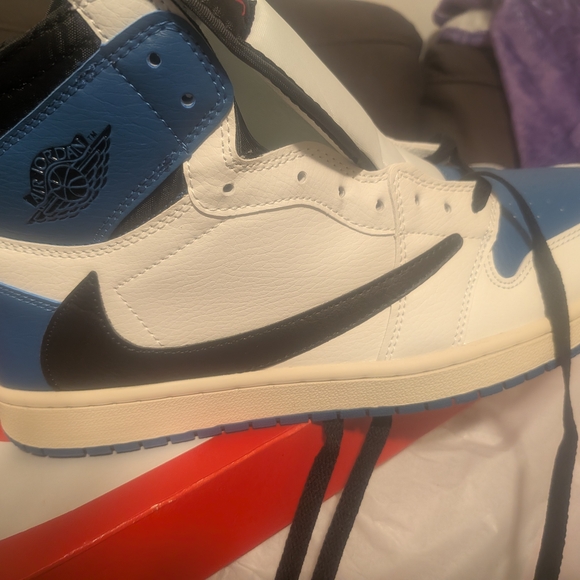 Jordan 1 Hi Travis Scott Fragment Sneakers - Picture 4 of 7